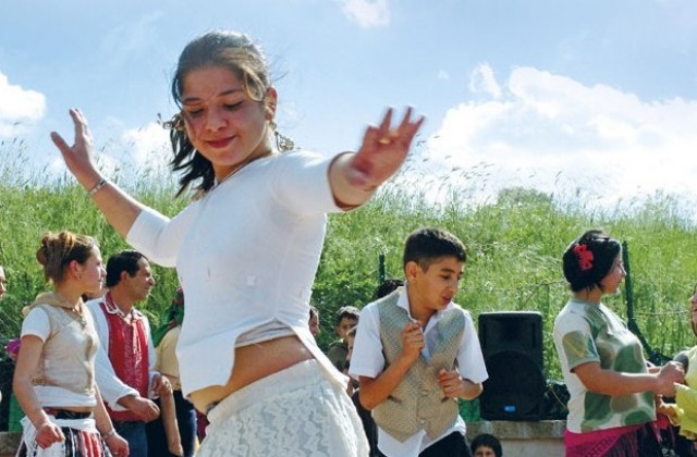 Фолклорен фестивал Посока семейство