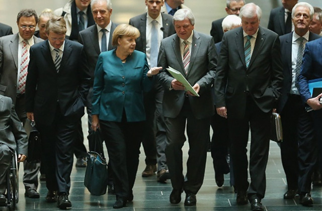 Меркел и социалдемократите се съгласиха на преговори за коалиция