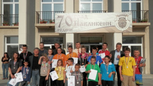 Пробегът Октомври събра в Павликени стотици деца и ученици