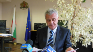 Каракашки иска ясни сметки за ток ЧЕЗ мери напрежението в