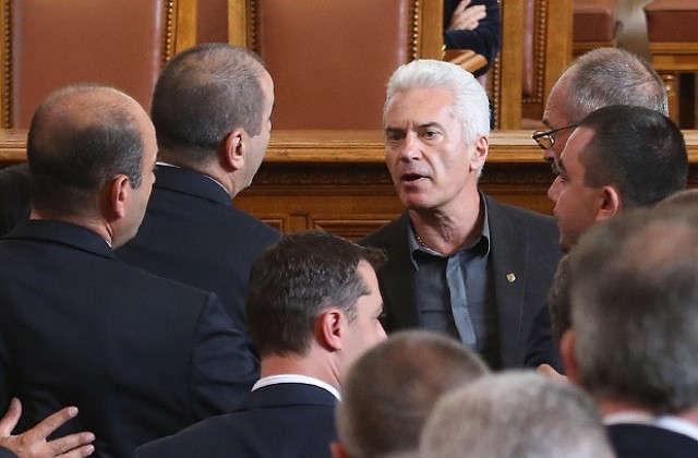 Сблъсък между ГЕРБ и Атака в парламента заради костинбродските бюлетини