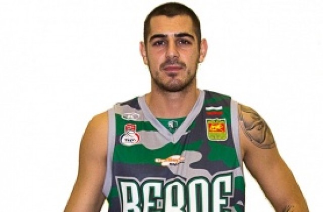 Баскетболният Берое шашна с нови екипи