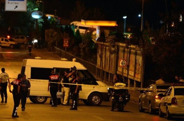 19-годишен уби любовника на майка си в Турция