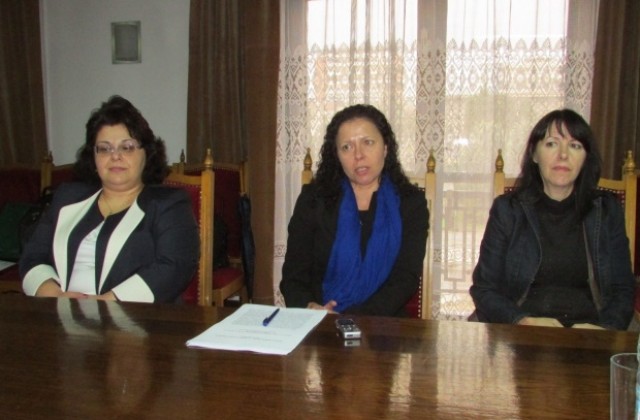 Деца от горнооряховско училище стават журналисти по проект