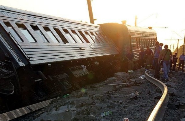 Най-малко 80 души са ранени при влакова катастрофа в Буенос Айрес