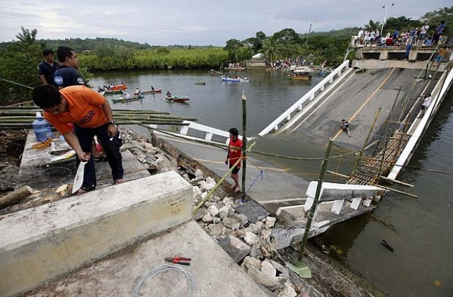 Броят на жертвите от труса във Филипините достигна 185 души