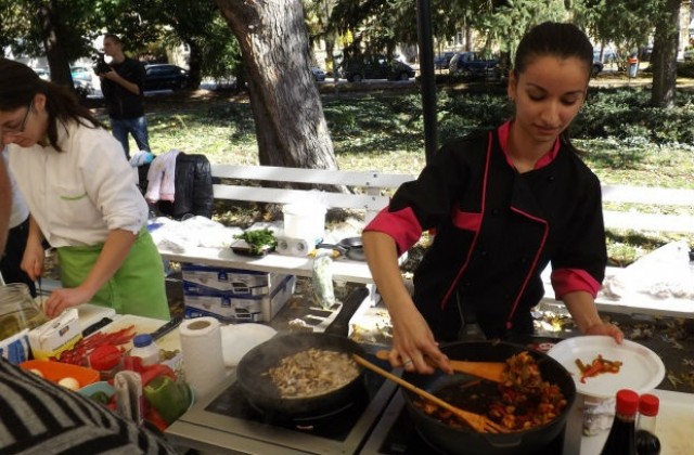 От бранша предлагат учениците-кулинари да влизат по-често в кухнята