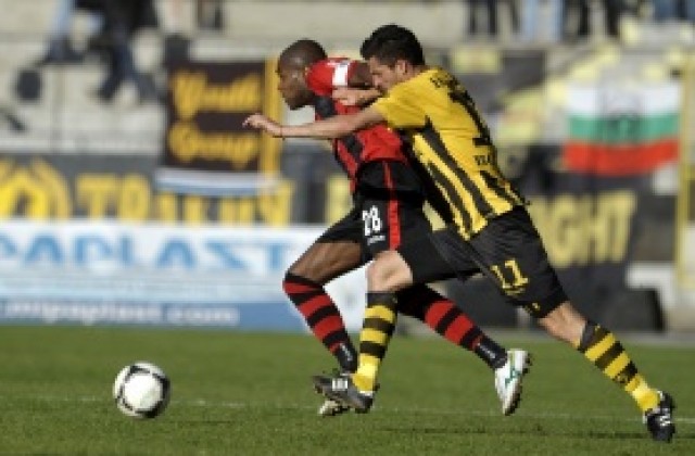 Рекордьорът Маркиньос няма спирка, посече и Ботев