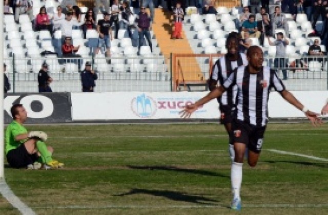 ВИДЕО: Локо Пд удари Славия и изпревари Ботев в класирането