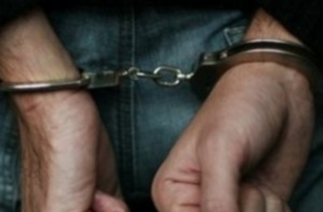 Петима дряновци задържани за кражба на каменни плочи от селска постройка