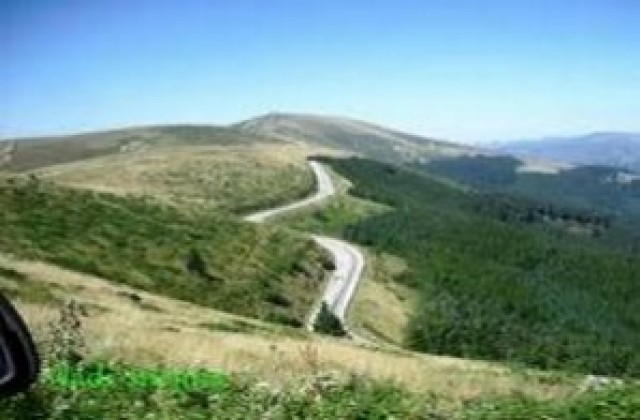 Проходът Троян-Кърнаре остава затворен през зимата