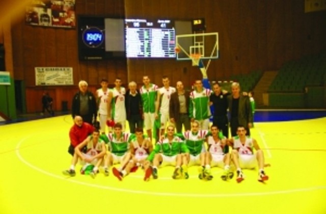 Отборът на „Чардафон-Орловец“ се завърна с категорична победа