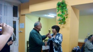 Кънка Витова с купата на държавно първенство по шахмат за