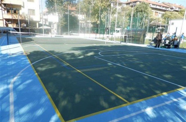 Поморийци се радват на новата площадка