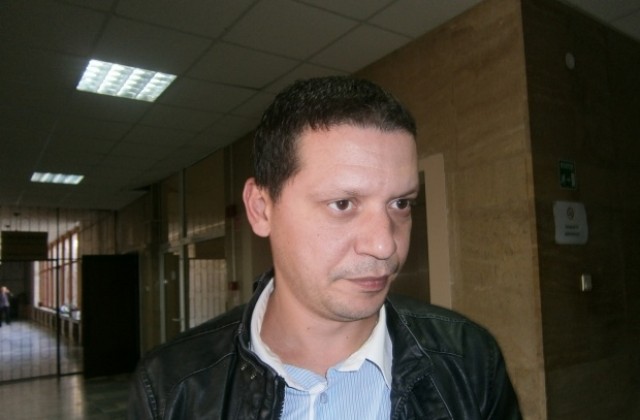 Илиян Тодоров от Атака алармира за планове да настанят бежанци в Кюстендил и Дупница. Манолова и Паунов отричат