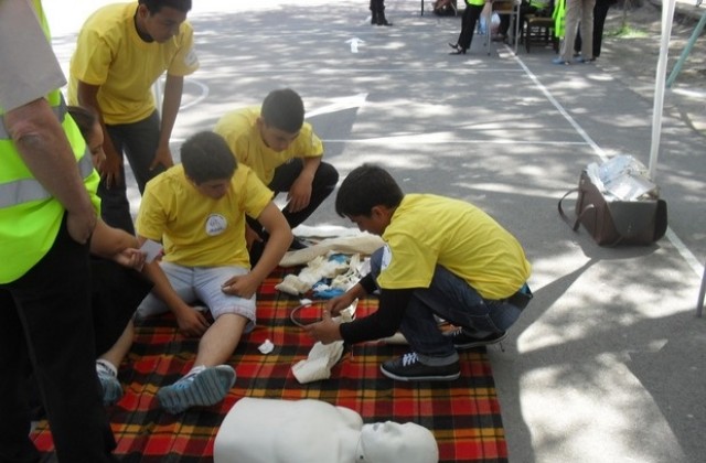 Общинско състезание „Не затваряй очи!”