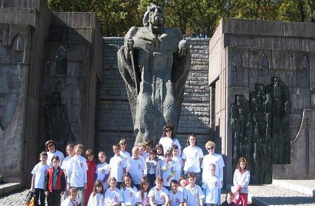 Малки търсачи на съкровища на екскурзия до Самуиловата крепост