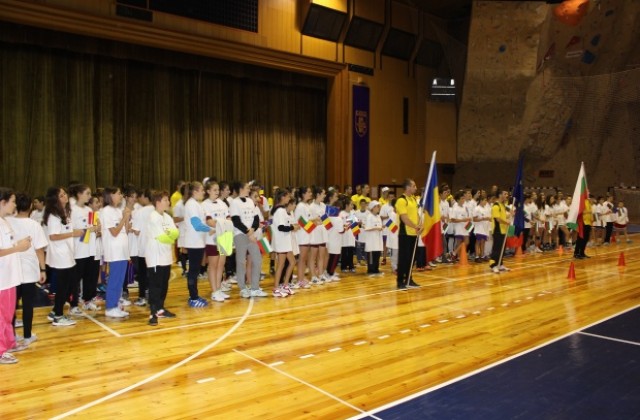 Деца от България и Румъния спортуваха в името на приятелството