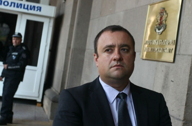 Иван Иванов остава депутат, реши КС