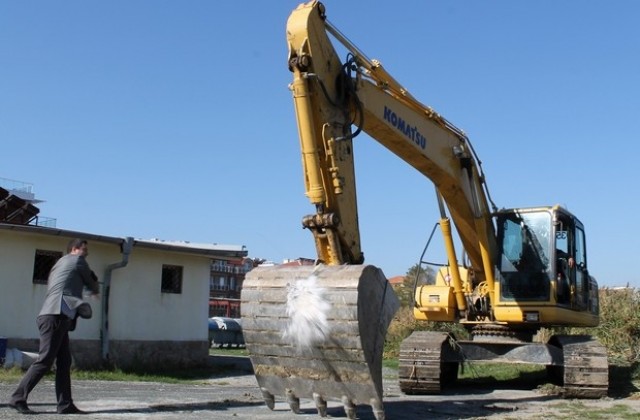 Наводненията в Лозенец спират