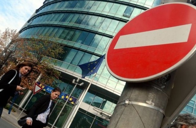 ЕК защити българите и румънците, които работят в чужбина