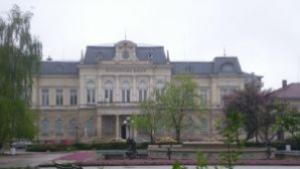 Младежи рецитират възрожденски творби за Деня на народните будители