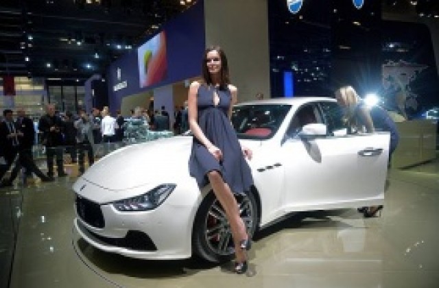 Белият цвят е най-популярен при колите тази година