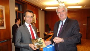 Френският посланик впечатлен от положителния прираст на Велико Търново