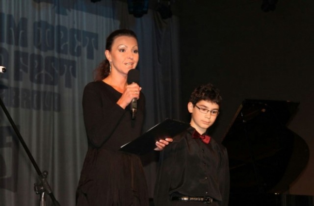 С музика на Енио Мориконе бе открит  „Смешен филм фест”