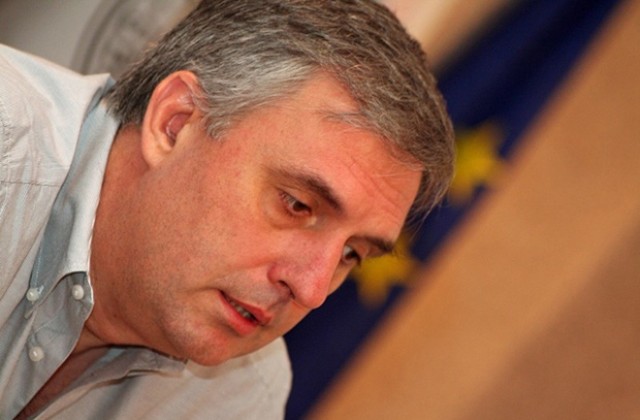 Калфин: Решението за мораториум върху продажба на земя е антиевропейско