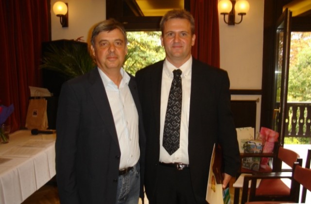 Педагози от Павликени видяха отблизо унгарския модел на преподаване