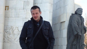 Кмет държа под прицел агресивни иманяри до идването на полиция