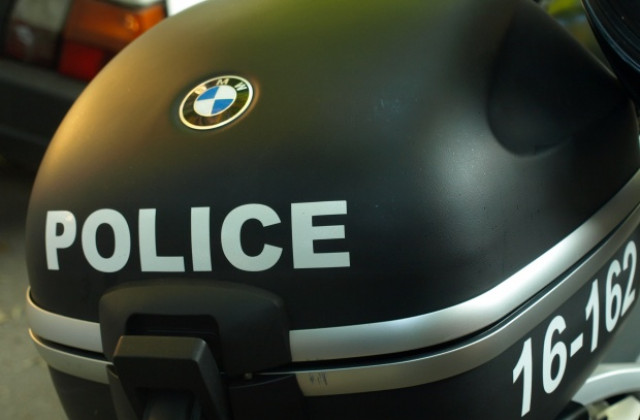 16-годишен бере душа в болница след 10 наръгвания с нож