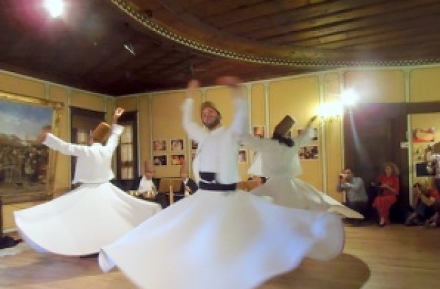 Дервиши пристигат в Пловдив