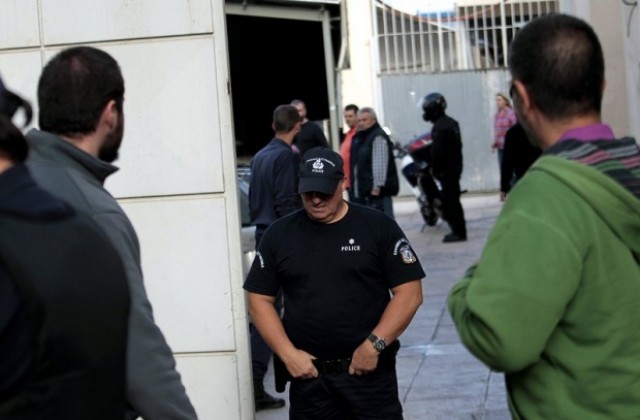 В Гърция задържаха трима роми за отвличане на бебе