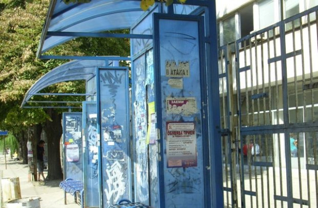 Общината ще посредничи в диалога между концесионерите на спирките и гражданите