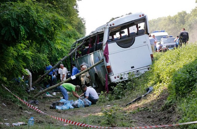 Автобус падна в пропаст в Тайланд, жертвите са 23