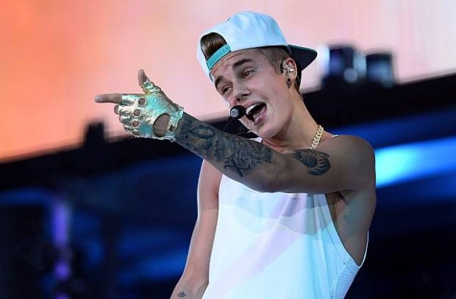 Британец пръсна куп пари, за да прилича на Джъстин Бийбър