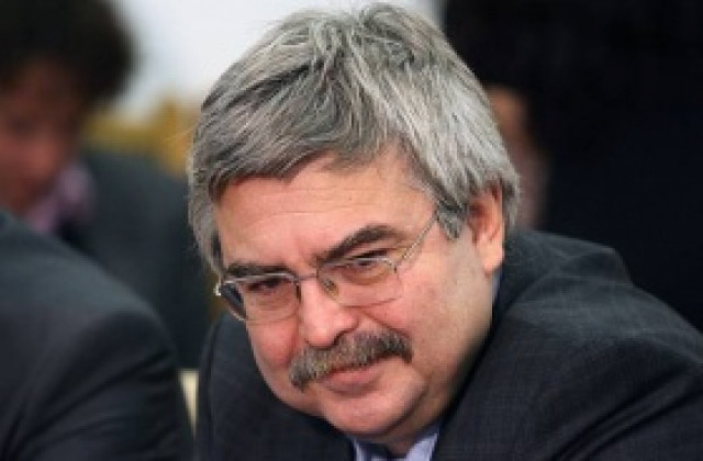 Експерти виждат в бюджет 2014 предпазливи очаквания за съживяване на икономиката