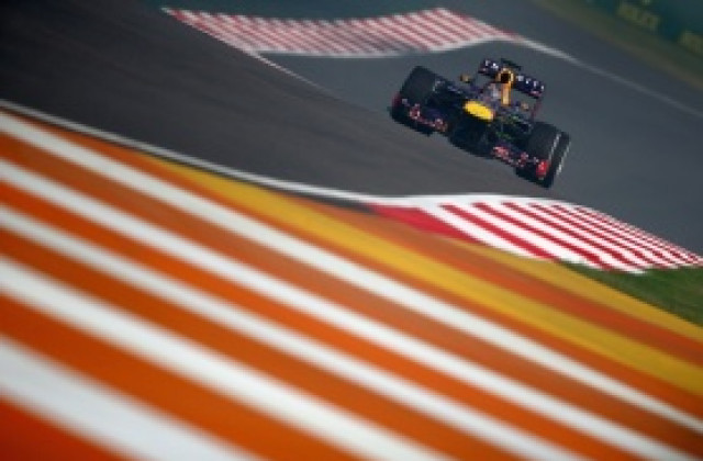 Фетел най-бърз в първата тренировка в Индия