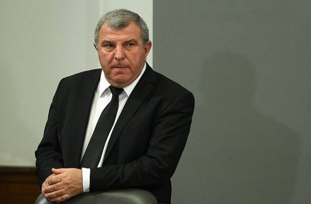 Греков поиска парламентът да прегласува мораториума за земи