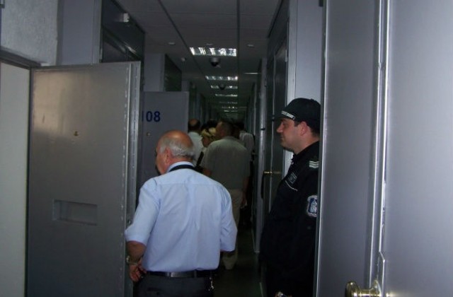 Служителите от затворите излизат на протестен митинг през ноември