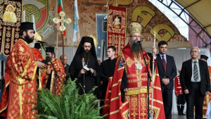 В навечерието на Димитровден митрополит Николай донесе икона на Св