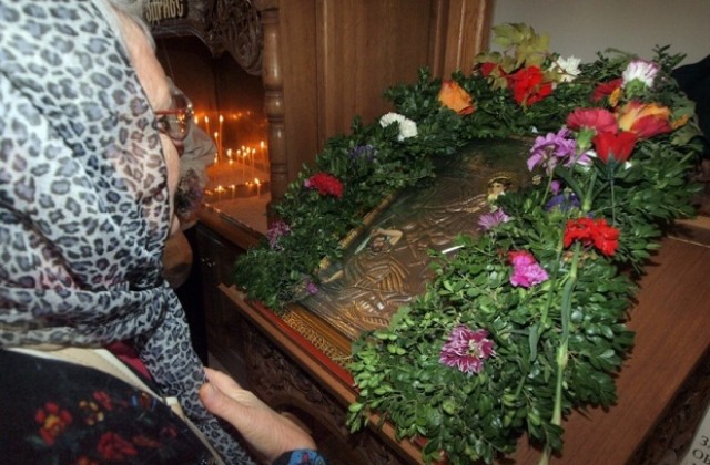 Празнуваме Димитровден, 2 208 са именниците в община Шумен