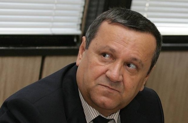 Най-късно до 15 ноември НОИ трябва да реши за коледните добавки