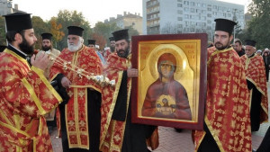 Курбан за храмовия си празник Димитровден раздават в Димитровград