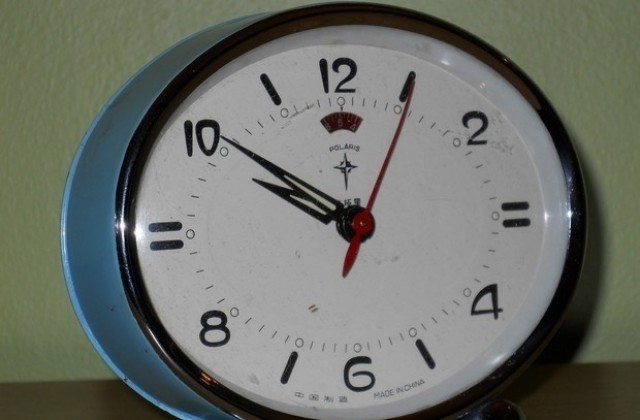 Връщаме часовниците с 1 час