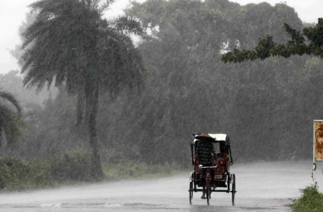 Наводненията в Индия взеха 45 жертви