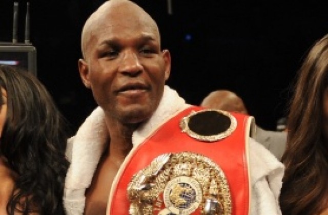 Хопкинс защити титлата си, но не успя да нокаутира Мурат