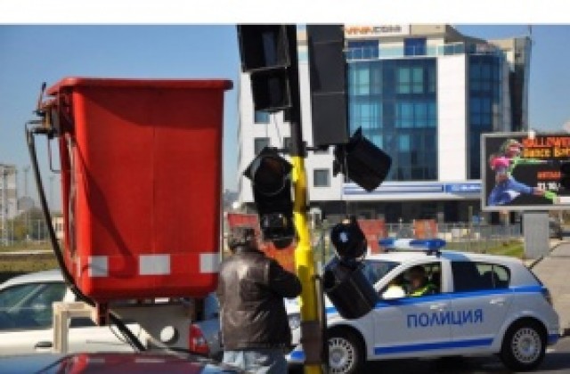 Катастрофа отнесе светофар във Варна, предизвика тапа